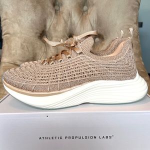 APL TechLoom Zipline Women’s Athletic Running Shoes metallic champagne 7 / 6.5